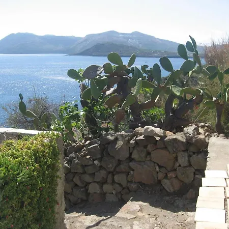 펜션 Traditional Eolian House Luna - Unique Experience *