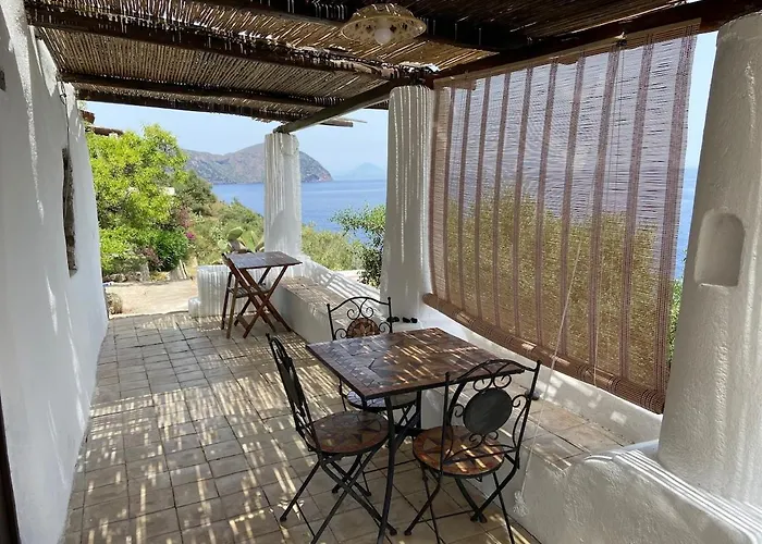 Traditional Eolian House Luna - Unique Experience Ferienhaus San Salvatore (Messina)