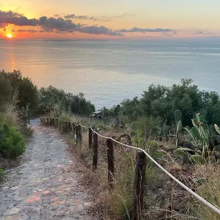 Traditional Eolian House Luna - Unique Experience בית נופש San Salvatore (Messina)