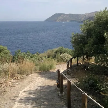 Traditional Eolian House Luna - Unique Experience