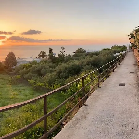 Semesterbostad Traditional Eolian House Luna - Unique Experience