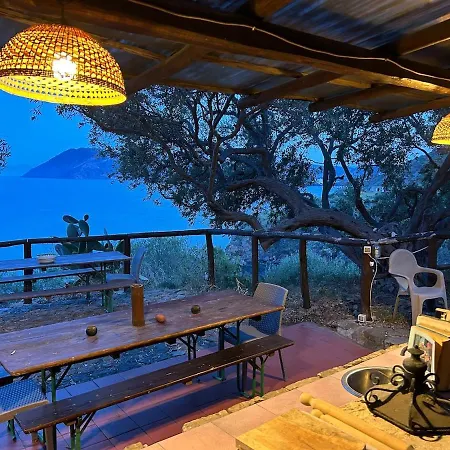 Traditional Eolian House Luna - Unique Experience