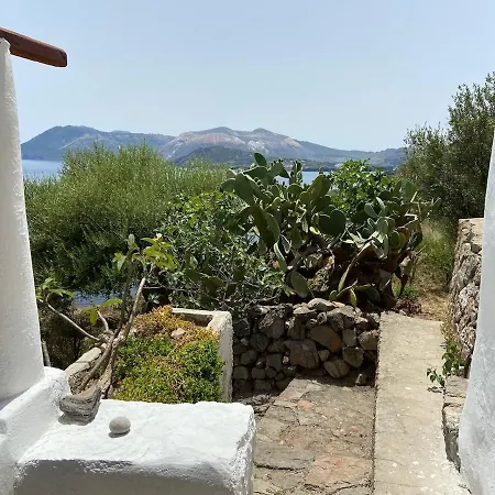 Traditional Eolian House Luna - Unique Experience בית נופש San Salvatore (Messina)