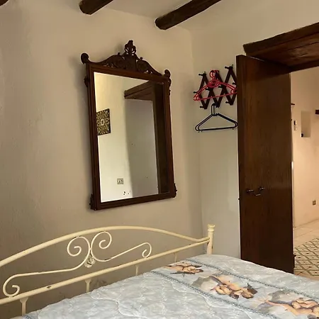 Traditional Eolian House Luna - Unique Experience