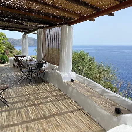 Traditional Eolian House Luna - Unique Experience בית נופש San Salvatore (Messina)