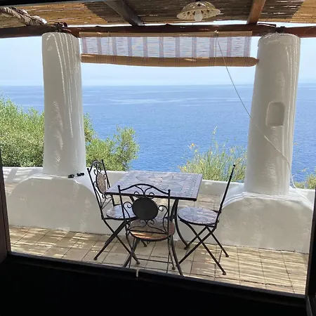 Traditional Eolian House Luna - Unique Experience