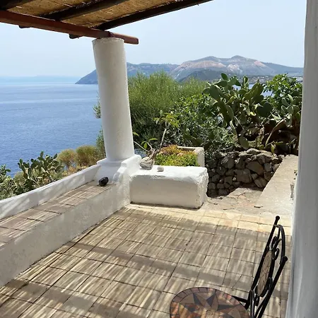 בית נופש Traditional Eolian House Luna - Unique Experience