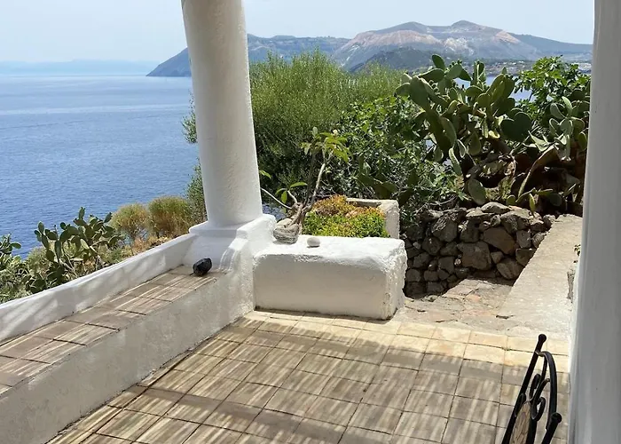 Сasa de vacaciones Traditional Eolian House Luna - Unique Experience